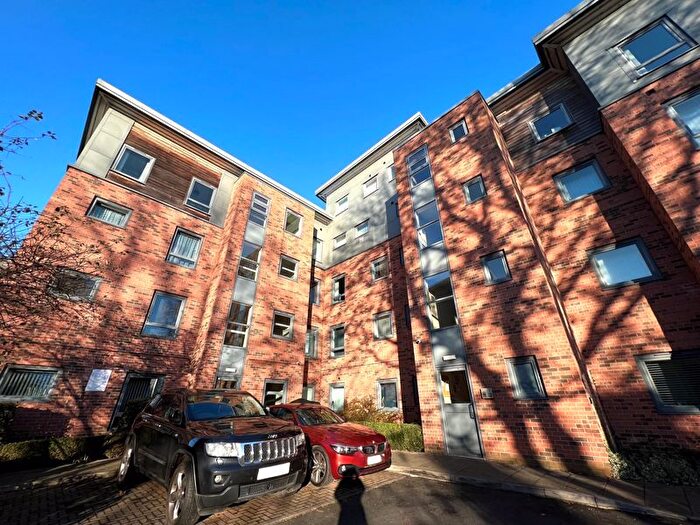 2 Bedroom Flat To Rent In Eccles Fold, Eccles, Manchester, M30