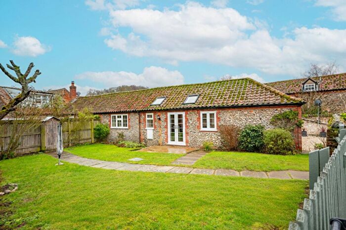 2 Bedroom Barn Conversion For Sale In The Street, Kelling, NR25