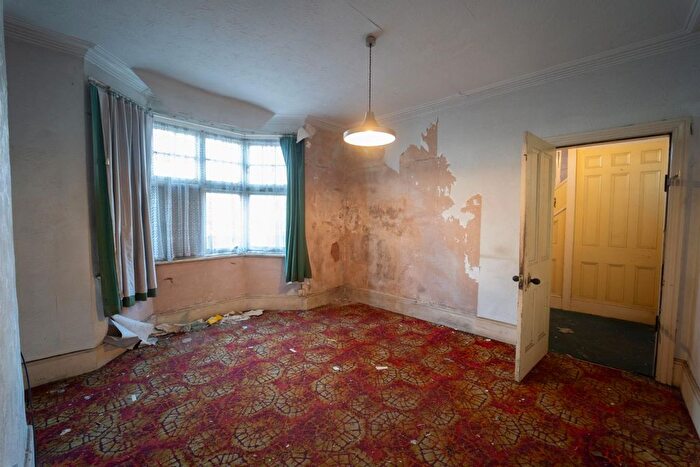 3 Bedroom End Of Terrace House For Sale In Leighswood Road, Aldridge, Walsall, WS9