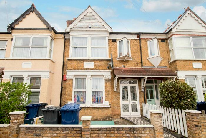 3 Bedroom Terraced House To Rent In Deans Road, London, W7