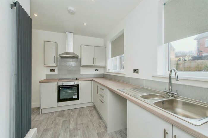 3 Bedroom Semi-Detached House To Rent In South Avenue, Castleford, WF10