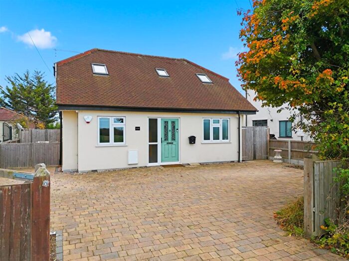 4 Bedroom Detached House For Sale In Orsett Road, Horndon-On-The-Hill, SS17