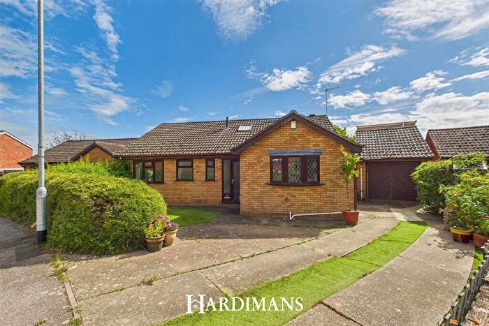 3 Bedroom Detached Bungalow For Sale In Lakeland Drive, Lowestoft, NR32