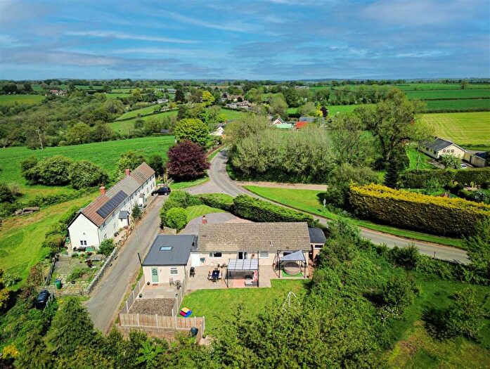 4 Bedroom Bungalow For Sale In Smeatharpe, Honiton, EX14