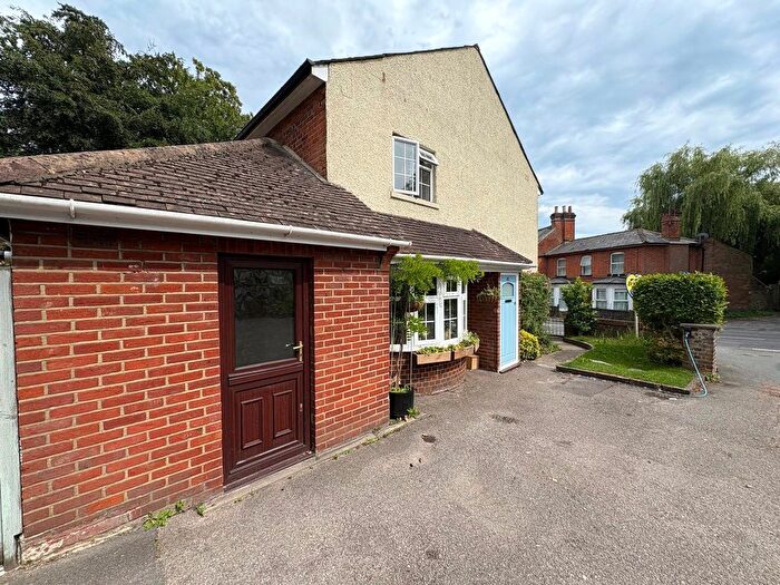 2 Bedroom End Terrace House To Rent In Upper Hale Road, Farnham, GU9