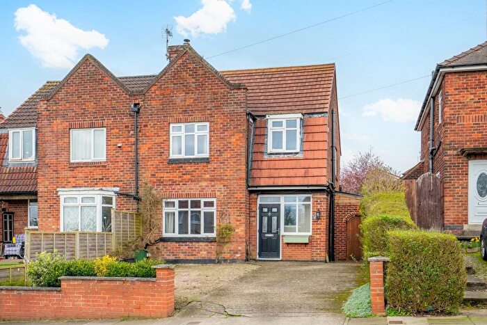 3 Bedroom Semi Detached House For Sale In Viking Road, York, YO26