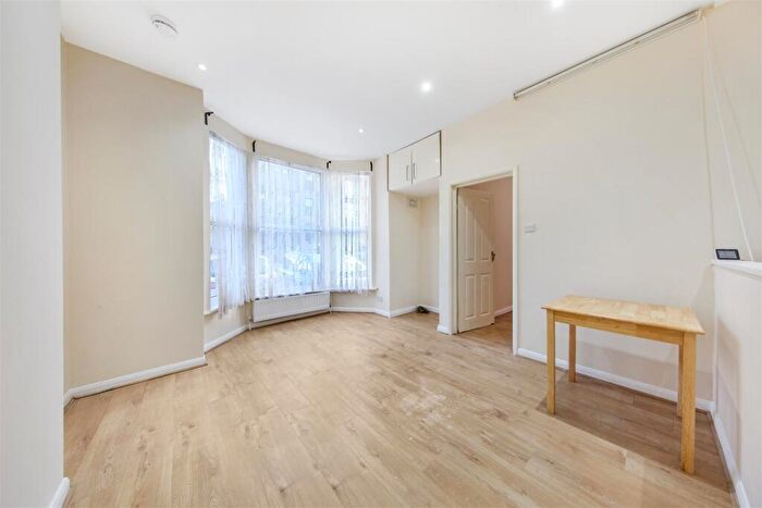 1 Bedroom Flat To Rent In Craven Park, Harlesden, NW10