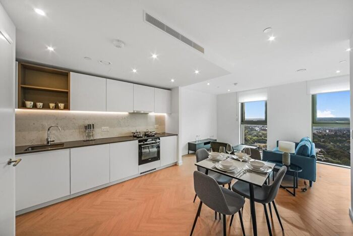 1 Bedroom Apartment To Rent In One Thames Quay, Marsh Wall, E14
