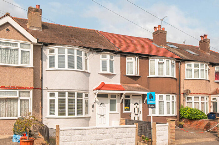 3 Bedroom Terraced House For Sale In Laings Avenue, Mitcham, CR4