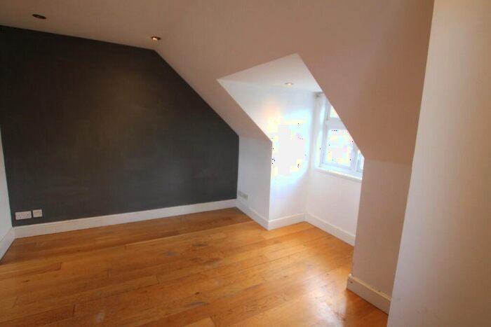 Studio To Rent In Hutton Road, Brentwood, Essex, CM15
