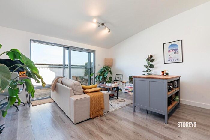 1 Bedroom Penthouse To Rent In Mare Street, London Fields, Hackney, E8