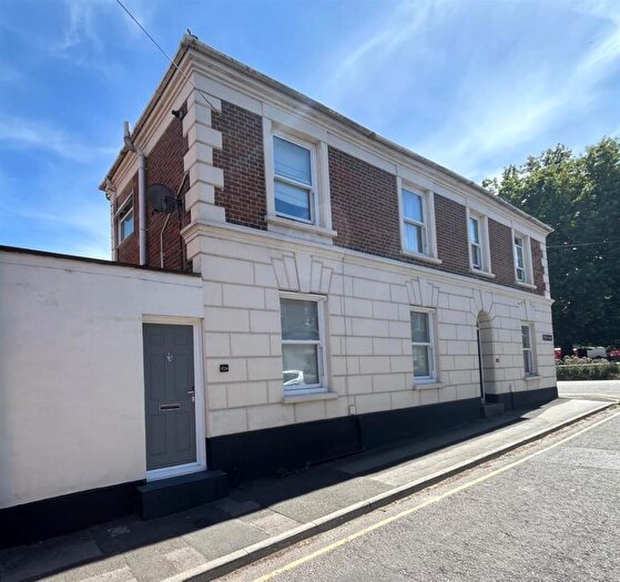 1 Bedroom Flat For Sale In York Road, Salisbury, SP2