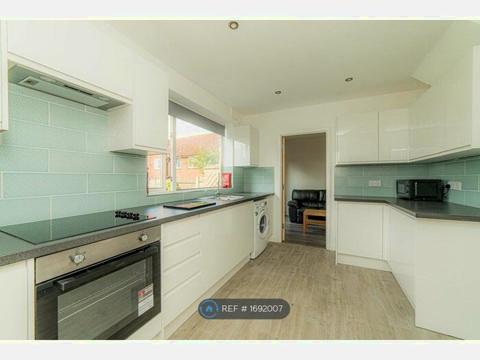 5 Bedroom Semi-Detached House To Rent In Zealand Road, Canterbury, CT1