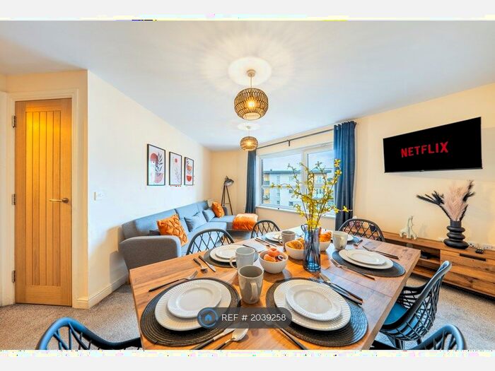 2 Bedroom Flat To Rent In Clarkson Court, Hatfield, AL10