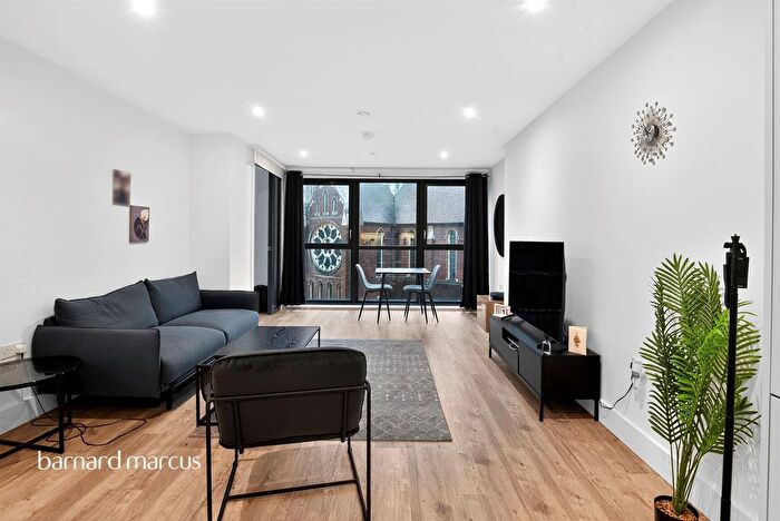 2 Bedroom Flat For Sale In Station Road, Croydon, CR0