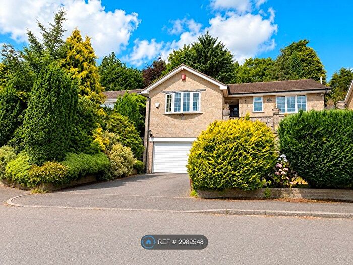 3 Bedroom Bungalow To Rent In Hazel Walk, Bradford, BD9