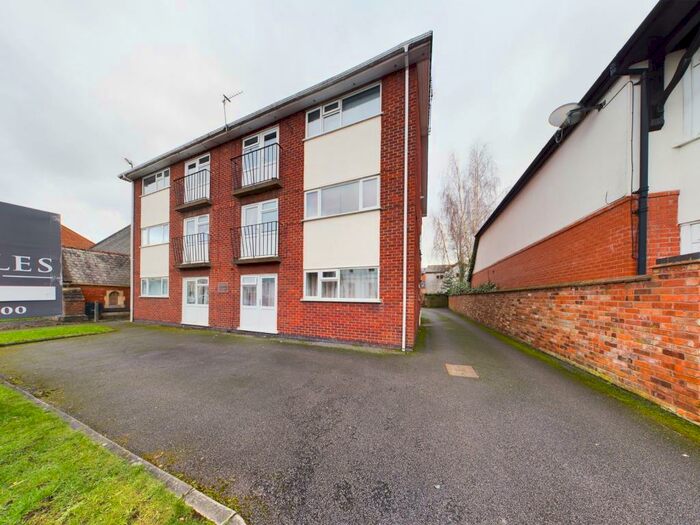 2 Bedroom Apartment To Rent In Heath Terrace, Leamington Spa, Warwickshire, CV32