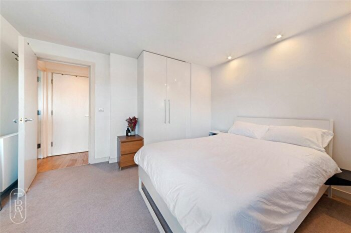 1 Bedroom Flat For Sale In Lolesworth Close, London, E1