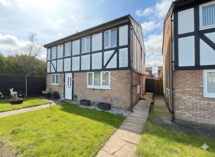 2 Bedroom Semi Detached House For Sale In Beanley Close, Luton, Bedfordshire, LU2