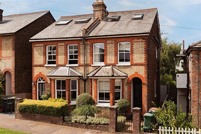 4 Bedroom Property For Sale In Cornfield Road, Reigate, RH2