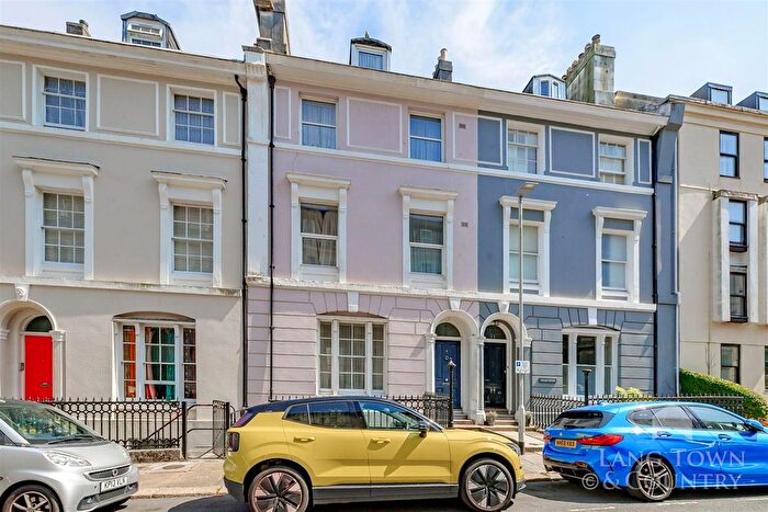 2 Bedroom Flat To Rent In The Hoe, Plymouth, PL1