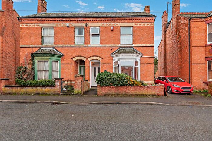 5 Bedroom Semi Detached House For Sale In Queens Road, Evesham, WR11