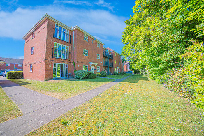 2 Bedroom Apartment For Sale In William Panter Court, Eastleigh, SO50