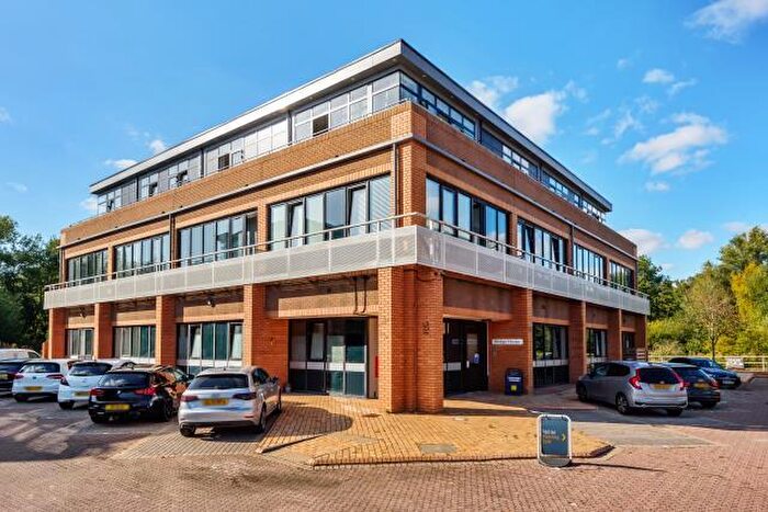 2 Bedroom Apartment For Sale In Overbridge Square, Newbury, RG14
