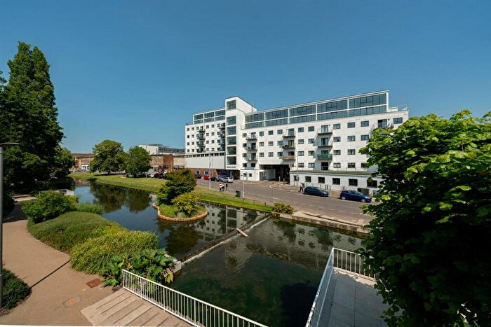 1 Bedroom Flat To Rent In Waterhouse Street, Swan Court Waterhouse Street, HP1