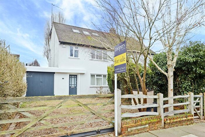 4 Bedroom Semi-Detached House For Sale In Grasmere Avenue, Ruislip, HA4