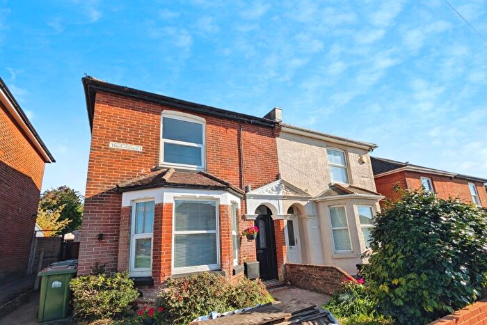 3 Bedroom Semi-Detached House To Rent In Ash Tree Road, SO18