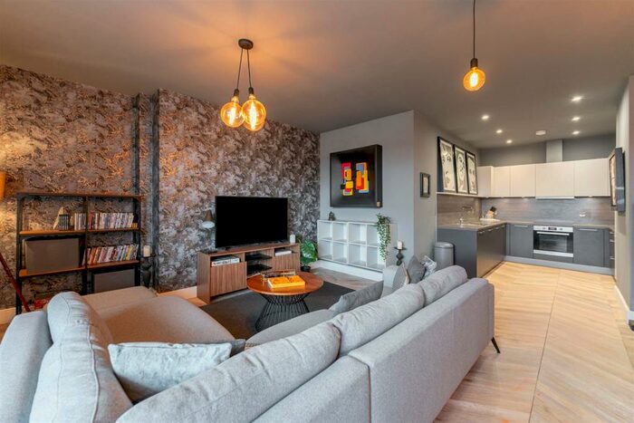 2 Bedroom Apartment To Rent In Princes Gate, Homer Road, Solihull, B91