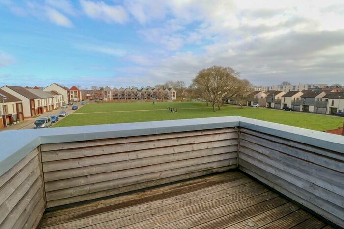 4 Bedroom Town House To Rent In Bosun Walk, Street, BA16