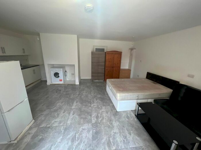 1 Bedroom Studio To Rent In The Common, Southall, UB2