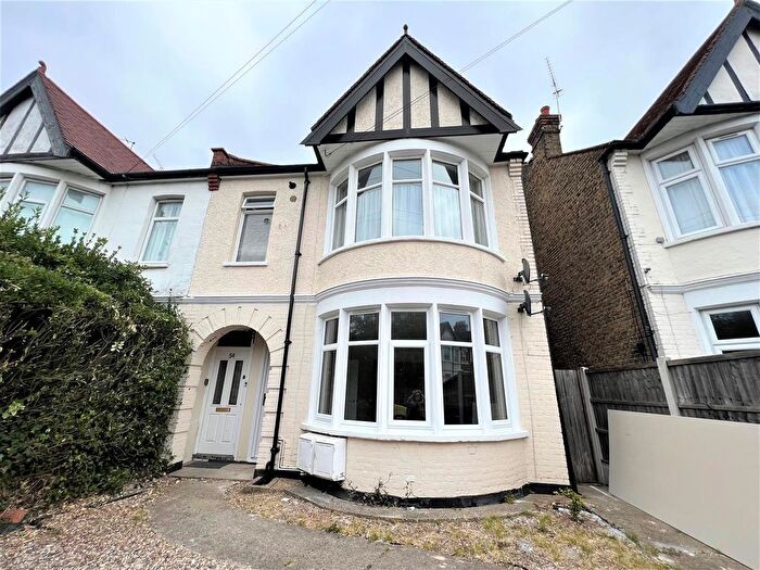 2 Bedroom Flat To Rent In Claremont Road, Westcliff-On-Sea, SS0