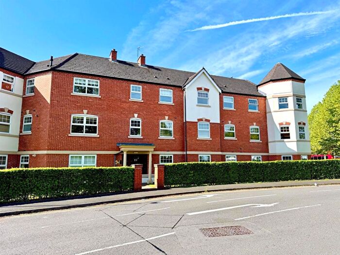 2 Bedroom Flat To Rent In Brandwood Crescent, Kings Norton, Birmingham, B30