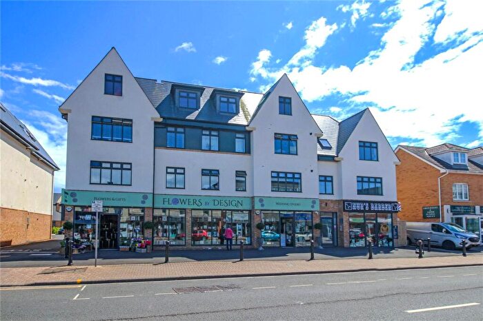 3 Bedroom Apartment For Sale In Lymington Road, Highcliffe, Christchurch, Dorset, BH23