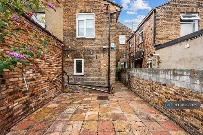 1 Bedroom Flat To Rent In Wick Road, London, E9