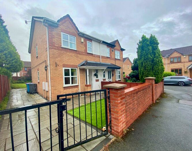 3 Bedroom Property To Rent In Whimberry Close, Salford, M5