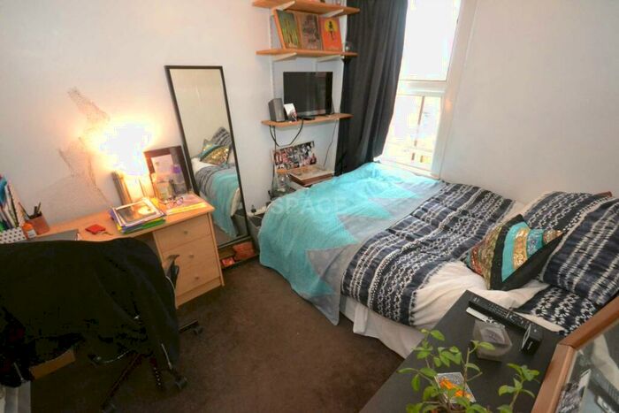 3 Bedroom Terraced House To Rent In Cardigan Road, Reading, RG1