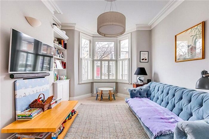 3 Bedroom Maisonette To Rent In Aldensley Road, Brackenbury Village, W6