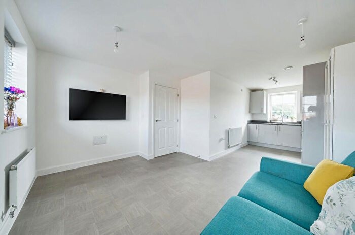 2 Bedroom Apartment To Rent In Fieldfare Way, Harlow, Essex, CM17