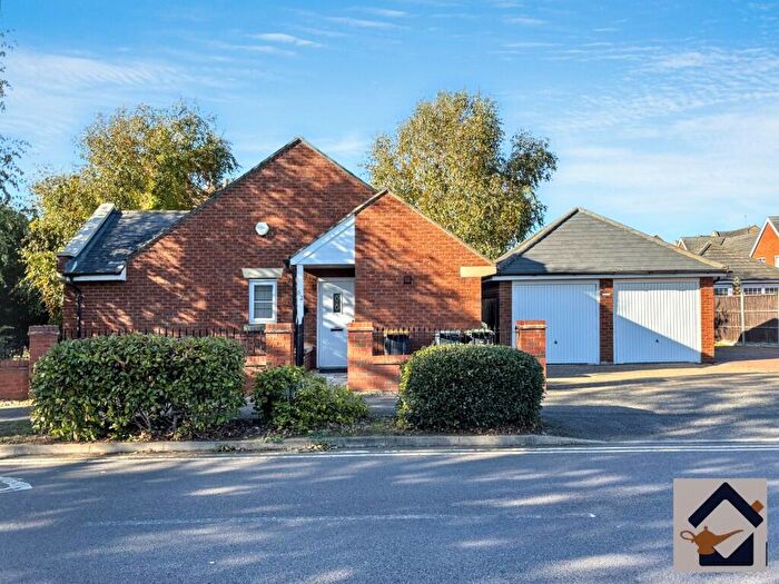 2 Bedroom Detached Bungalow To Rent In Henley Road, Bedford, Bedfordshire, MK40