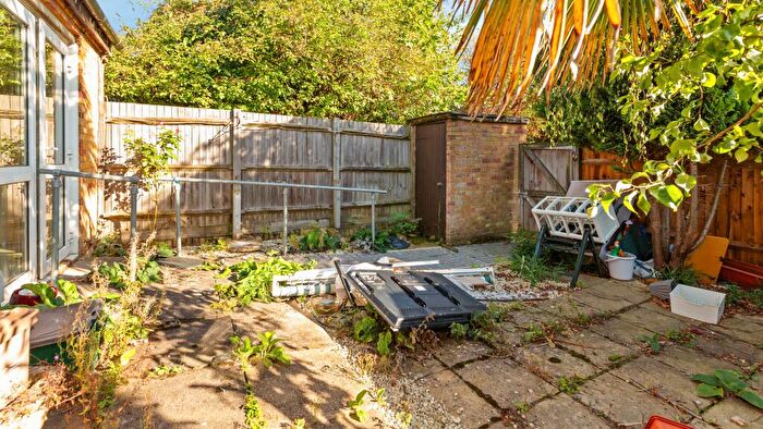 1 Bedroom Bungalow For Sale In Wakefields Walk, Downfield Road, Cheshunt, Waltham Cross, EN8