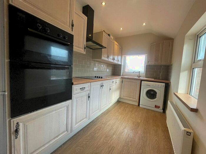 2 Bedroom Flat To Rent In Chapel Street, Easingwold, York, YO61