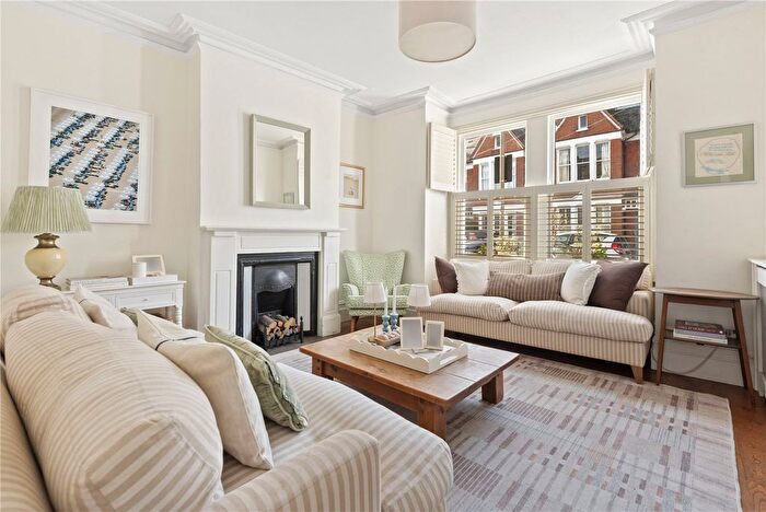 2 Bedroom Flat For Sale In Dagnan Road, London, SW12