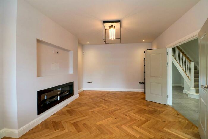 5 Bedroom Detached House For Sale In Manor Drive, Sutton Coldfield, B73