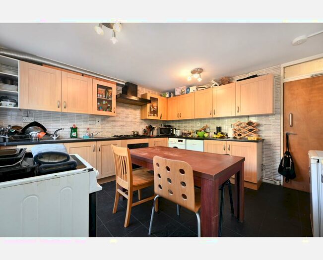 5 Bedroom Terraced House To Rent In Manger Road, London, N7
