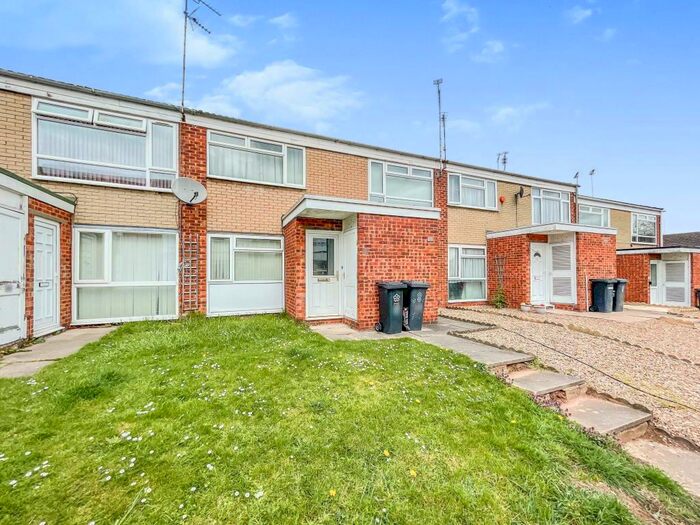 2 Bedroom Flat To Rent In Denis Close, Leicester, LE3