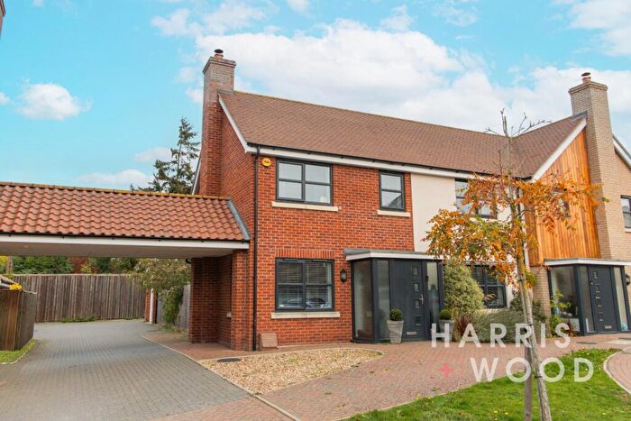 3 Bedroom Semi-Detached House For Sale In Kiln Road, Colchester, CO7